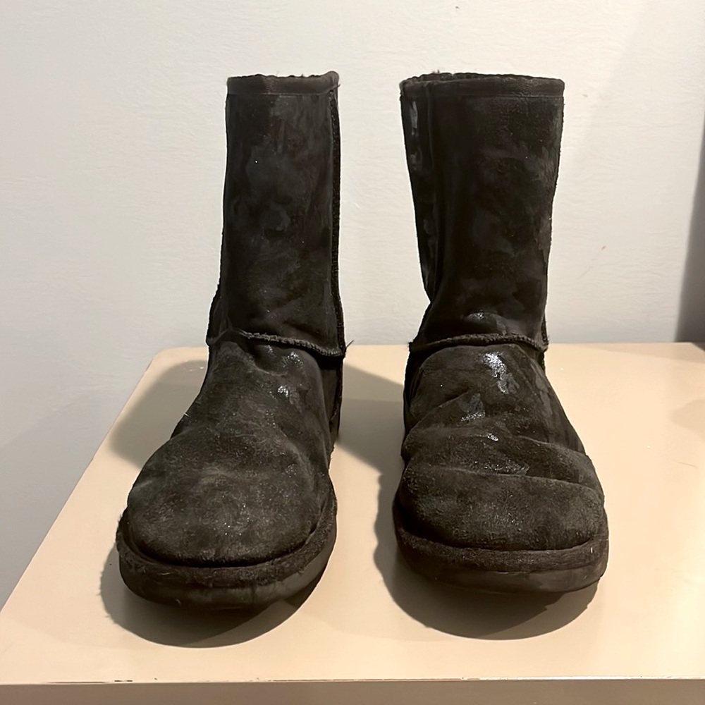 UGG boots, woman size 8, Black with some glisten